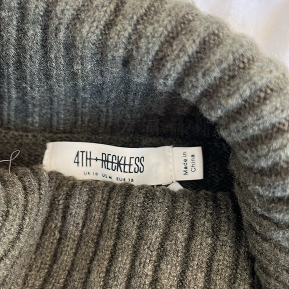 4th & Reckless Tanna
Roll Neck Jumper in Olive Green - Picture 8 of 14